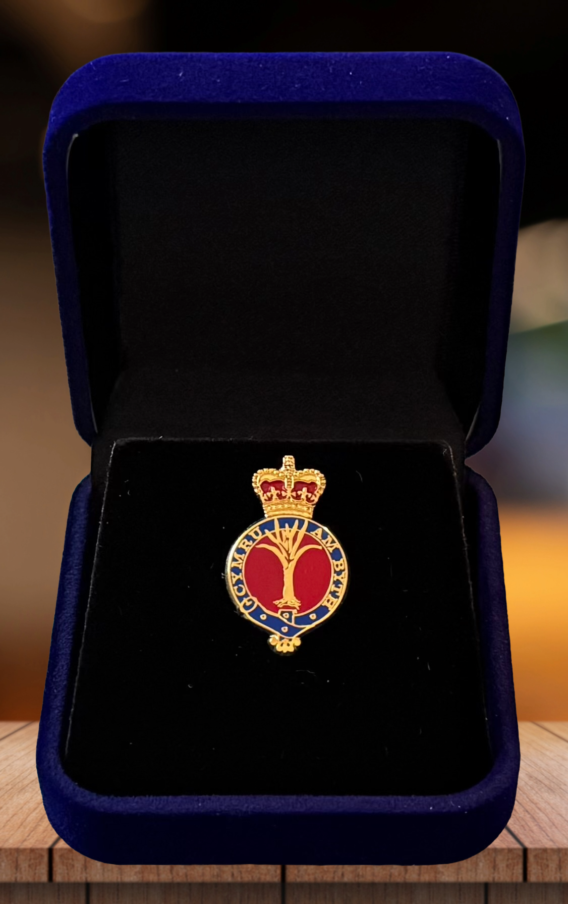 Welsh Guards Cypher - Enamel Lapel Pin