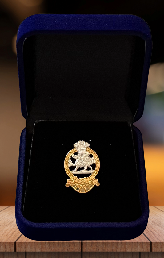 Queen's Regiment - Enamel Lapel Pin