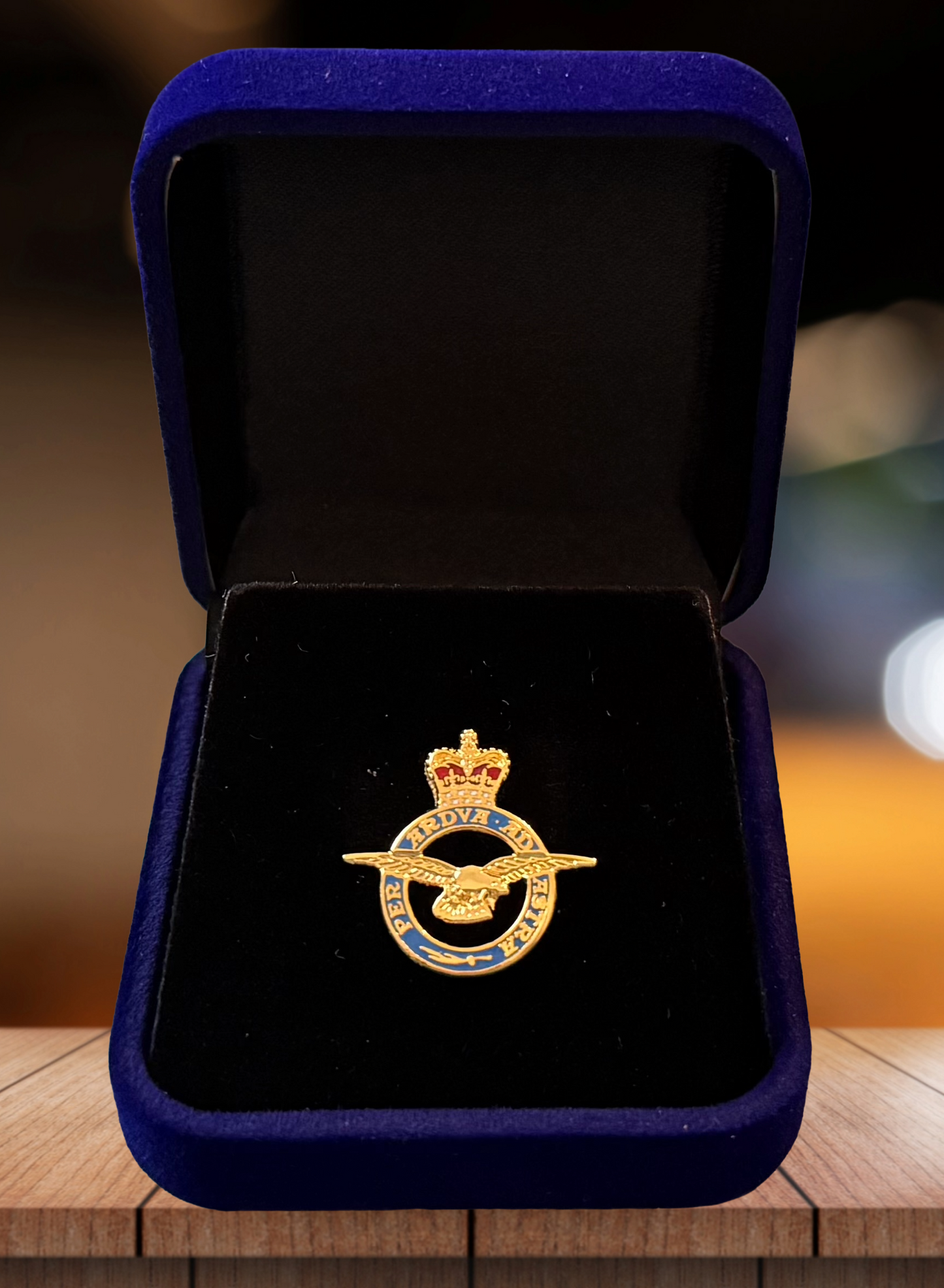 RAF Per ardua ad astra - Enamel Lapel Pin
