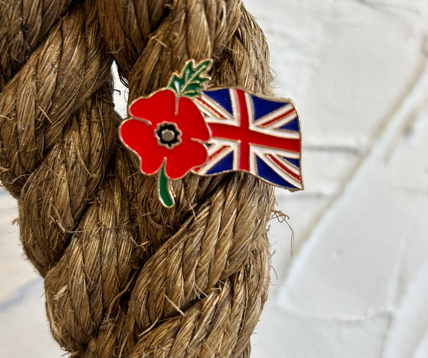 Union Jack Flag Red Poppy Remembrance Lapel Pin Badge